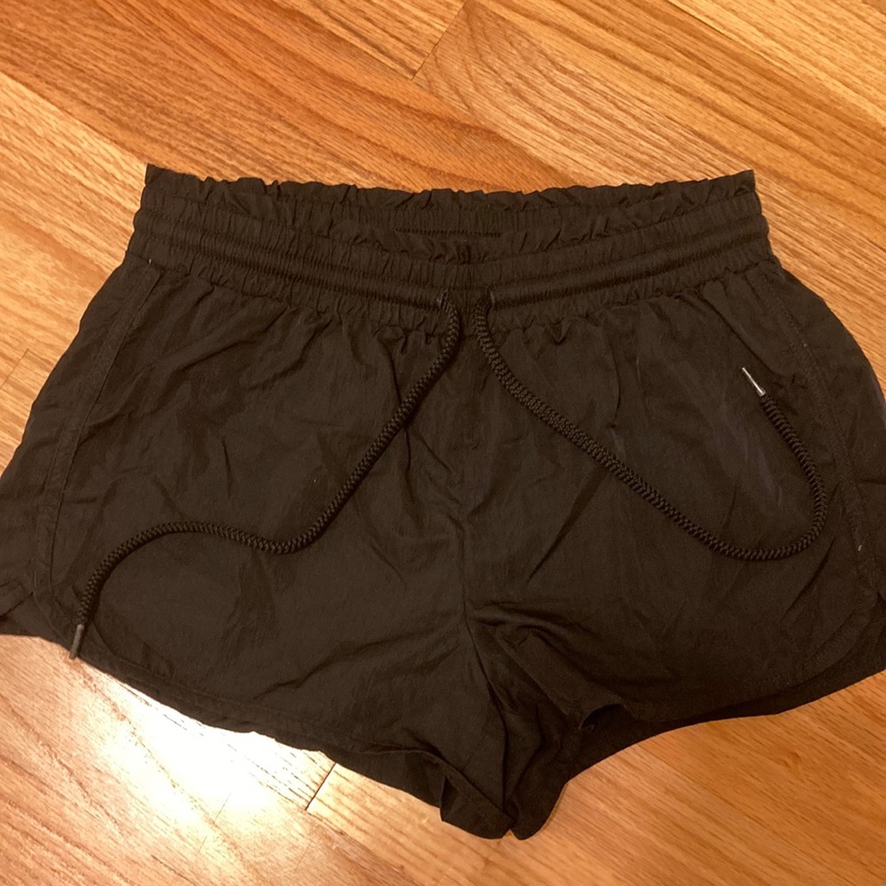 Aerie black gym shorts ruffled at hem with stretchy waist band